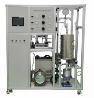 High-efficiency biomass pyrolysis fixed-bed catalytic reaction device